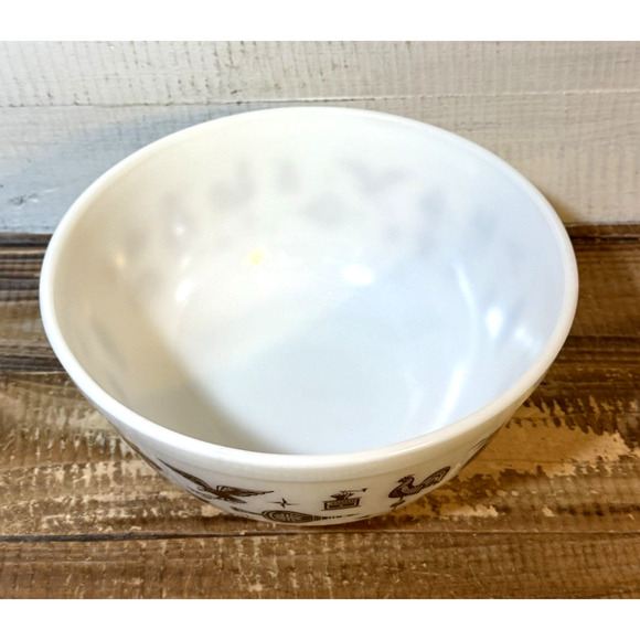 Vintage Pyrex Early American 2.5 Quart Mixing Bowl Brown Colonial Eagle #403 - Picture 3 of 6